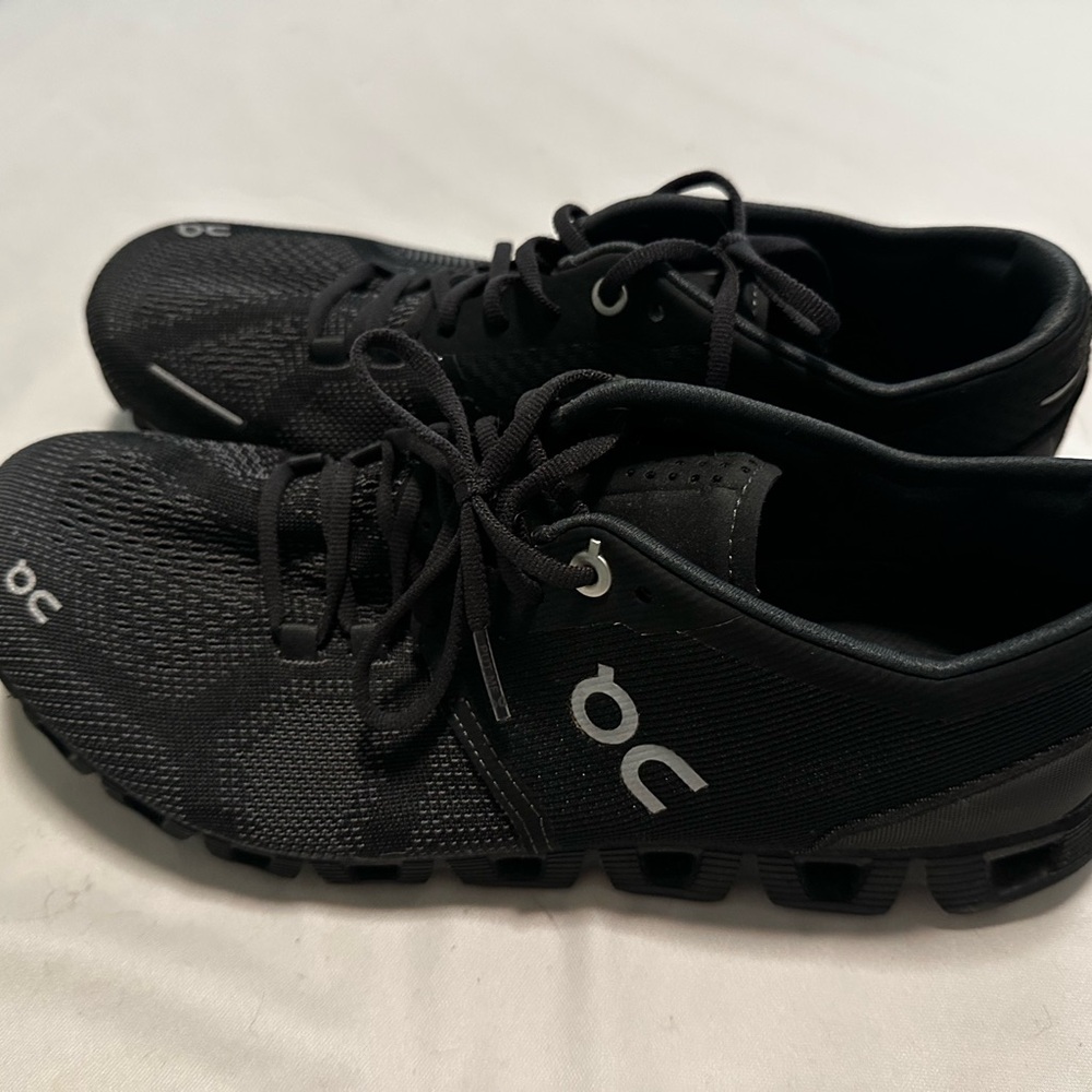Women’s on cloud sz9